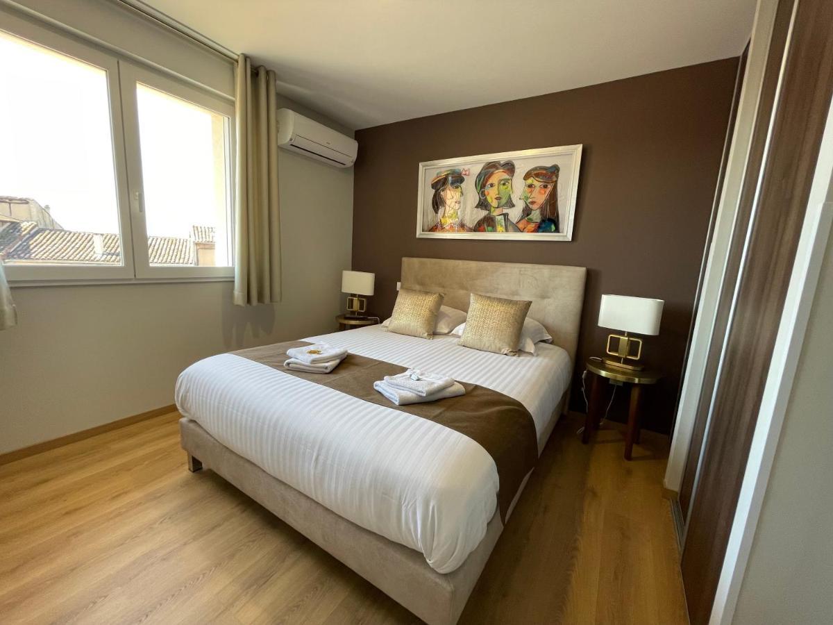 Apartment Yves Saint Laurent/ Coco Chanel Albi